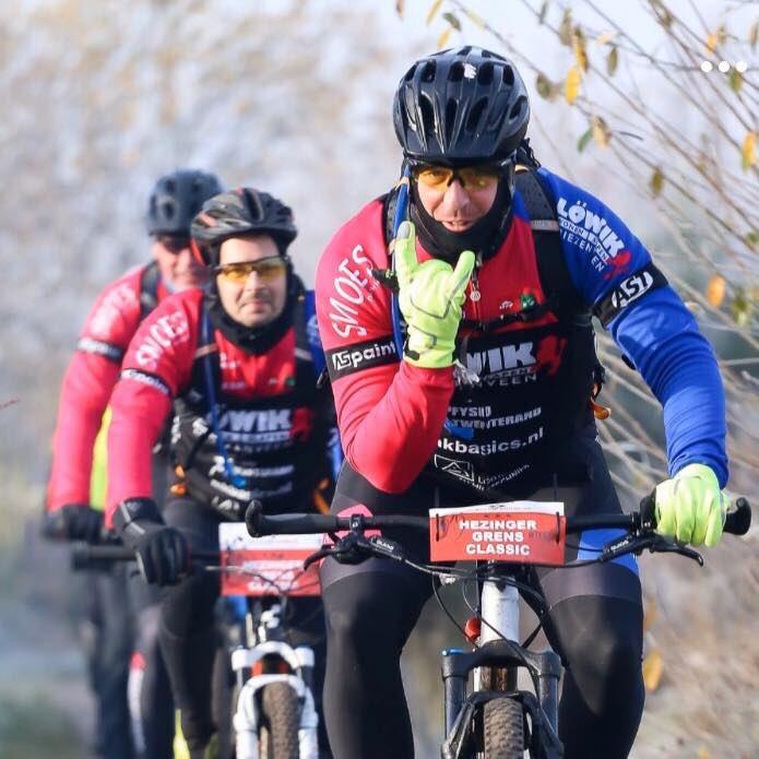 #Twenterand #Twente #Wielerclub #MTB #Racefiets #Wielrennen #blankepit #WapenVanVriezenveen #Tourclub #gasopdielollie #specialized #trek #cannondale #cube #stevens #rogelli #oakley #cadomotus #fun #zon #zomer #winter #doorweerengeenweer #mangskriejdeboksenat