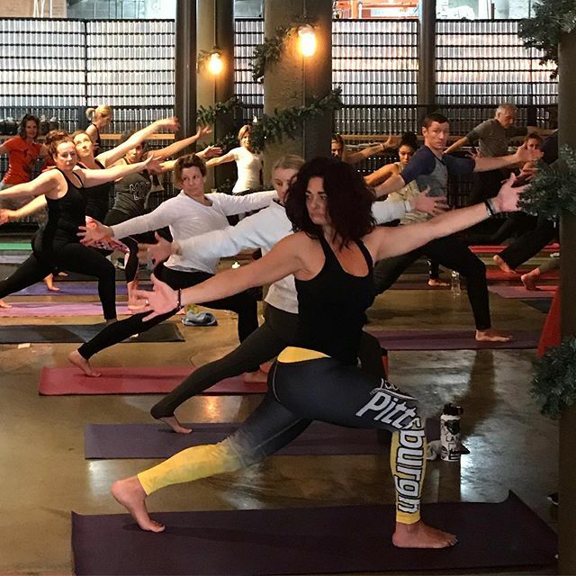 Just a crew of sweet, STRONG #beeryogis taking up space at our event benefiting @refugeeresponse last weekend at <a href="/mastheadbrewing/">Masthead Brewing Co.</a>.
.
Thank you to all who supported. Thank you to all who showed up to stand strong and share space. Thank you to @mastheadbre… ift.tt/33PU0Pu
