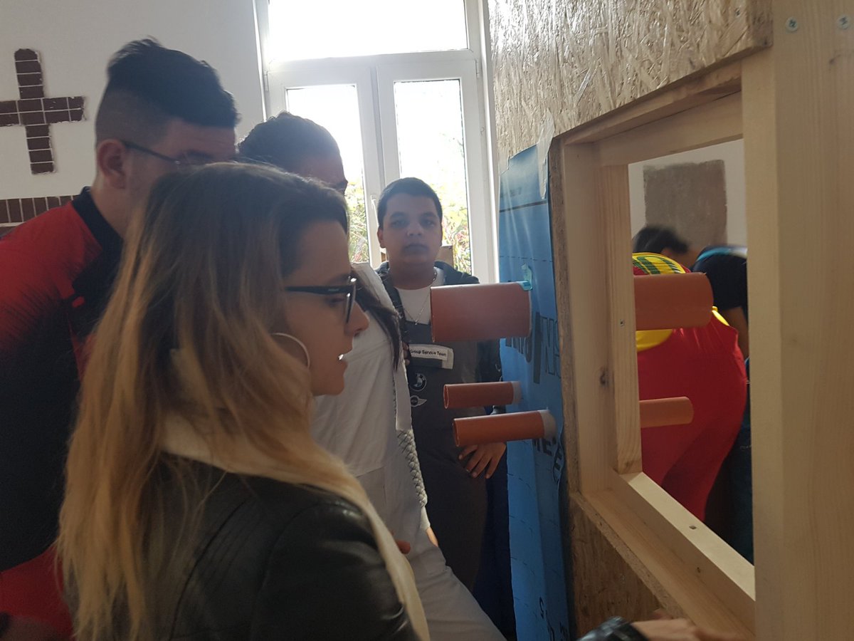 CraftEdu1's tweet photo. Live action from the fully equipped Building Knowledge Hub in Pazardzhik, Bulgaria - with care and attention to the new skills and knowledge needed for craftsmen to deliver quality #nZEB. Supported by local CraftEdu partner EnEffect @Train2nZEB @fit2nzeb @H2020EE #BKHs https://t.co/IqEoGTa9pX