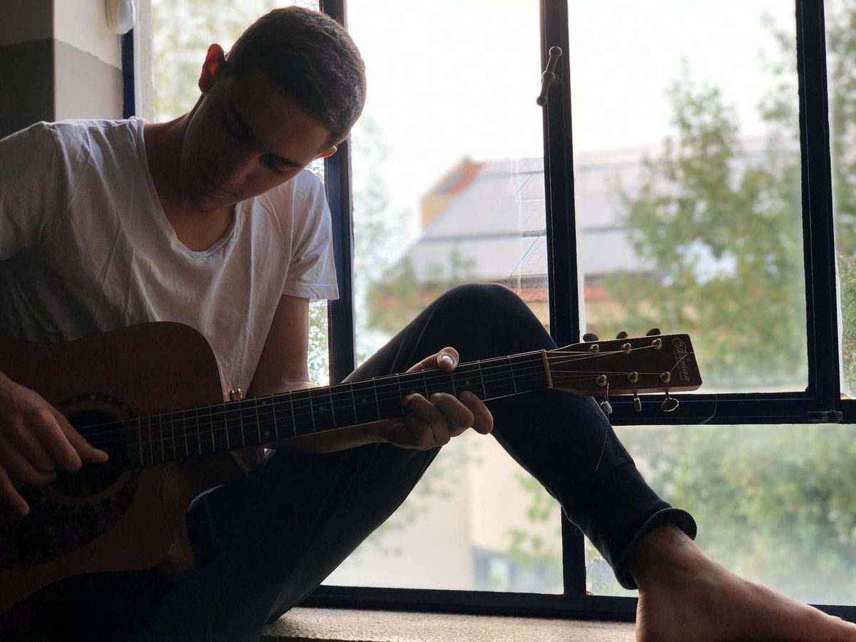thestudiobase's tweet photo. Acoustic magnificence… 🔥😍 ➖➖➖➖➖ #artistoftheday @guyavitan ➖➖➖➖ ➔ Already following our posts on Facebook? Like: Launchorb 👻 ➖➖➖➖➖➖➖➖➖ Nearly 1000 downloads on https://t.co/qU0UzNsLlI so far! Huge #thankyou to all our new community members 🙏 https://t.co/efmJOO1ggV