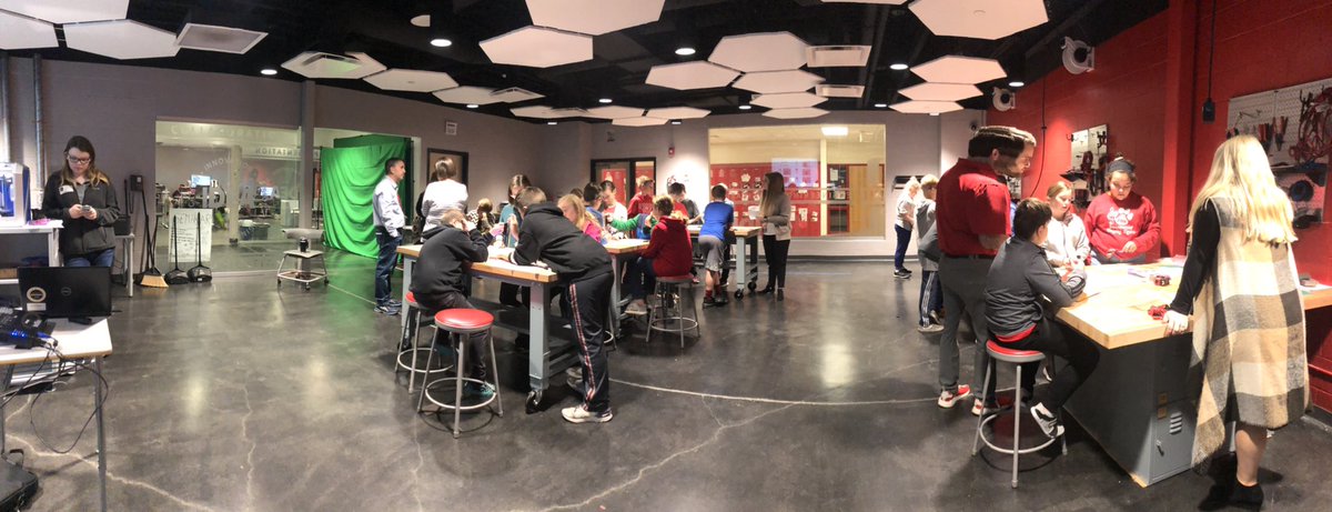 nkucinsam's tweet photo. Yesterday was such an awesome day @beechwood_tiger Idea Lab for our middle school session of the #NextGenerationSTEMClassroomProject with teachers from @FTSchools in attendance! #thisisgreatPD #handsonlearning #ngss #STEM https://t.co/TSY6CQEnGp