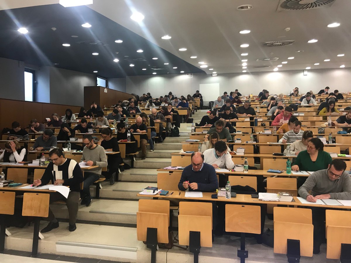 AUREPClermont's tweet photo. Examen n°2 @AUREPClermont c'est parti!!!! Durée 4 heures.
#AUREP #Examen #CGP #Clermont  #GpeEte #Paris1 #Paris2 #Paris3 #Lyon #LaRochesurYon #Lille #ECP  #Inafon #Aix  #Notaires #Réinscrits https://t.co/UTQ9oQZsfn