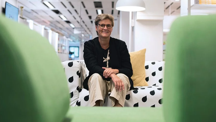 Skogsindustrin's tweet photo. En ny hållbar textilfiber av skog! @Ikea, @hm, @storaenso och Kiram AB utvecklar just nu en ny textilfiber av skogsråvara som kan göra textilbranschen mer hållbar. Hurra för grön innovation! Läs mer https://t.co/3ayTOQAnSY 

#bioekonomi #innovation #hållbartmode #textil https://t.co/Y4F3VFkk0A