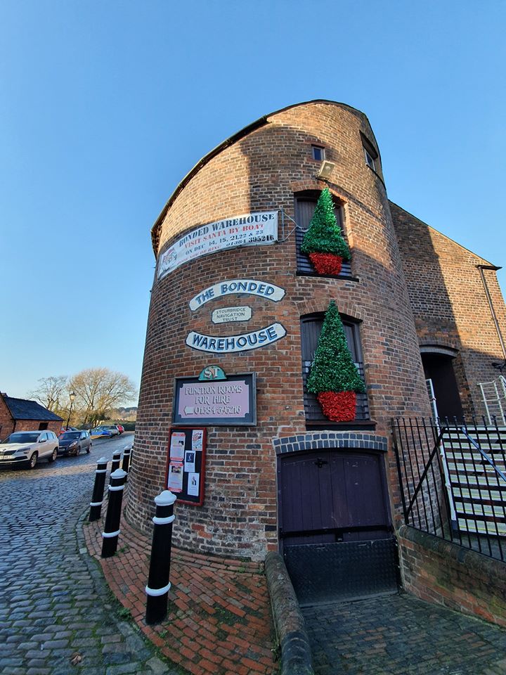 Adv_Accountancy's tweet image. Its beginning to look a lot like Christmas.....
Get your Santa boat ride tickets today! 🎅 🚤
#thebondedwarehouse #stourbridge #advancedaccountancy #sponsorship #christmas #santa #santasgrotto 

+2