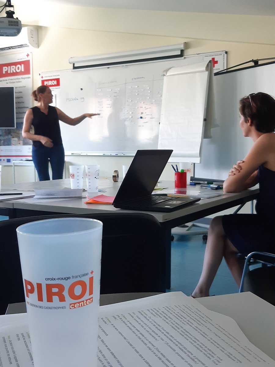 PIROI_CRF's tweet photo. #Formation Premiers Secours Psychologiques (PSP)
✅ Comprendre ce que sont (et ne sont pas) les PSP
✅ Fournir les PSP aux personnes de son équipe 
✅ Animer des séances en groupe et diminuer le stress dans le milieu d'intervention pour préserver les équipes
#PIROICenter https://t.co/JvAFZ05mQG