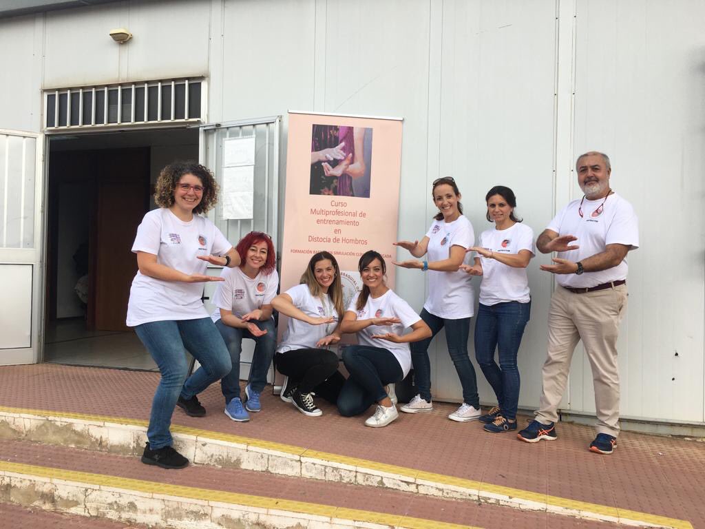 Formación multiprofesional en distocia de hombros 
400 profesionales, Obstetras y matronas, formados en dos meses en Andalucía 
Objetivo pbo 0!#Emergenciasobstétricas #Distociadehombros #simulación