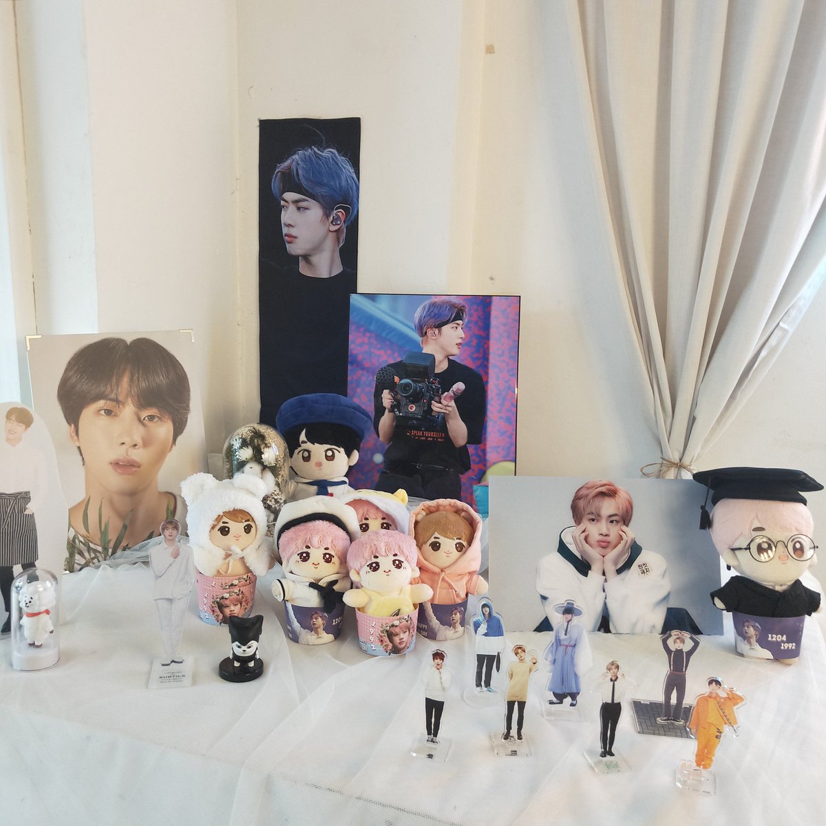 jikook0901's tweet photo. prettiest decorations 💞 #EATJINCAFESG @04l21992 
thank you to admins for organizing! 💐 https://t.co/VhOC67ZEMI