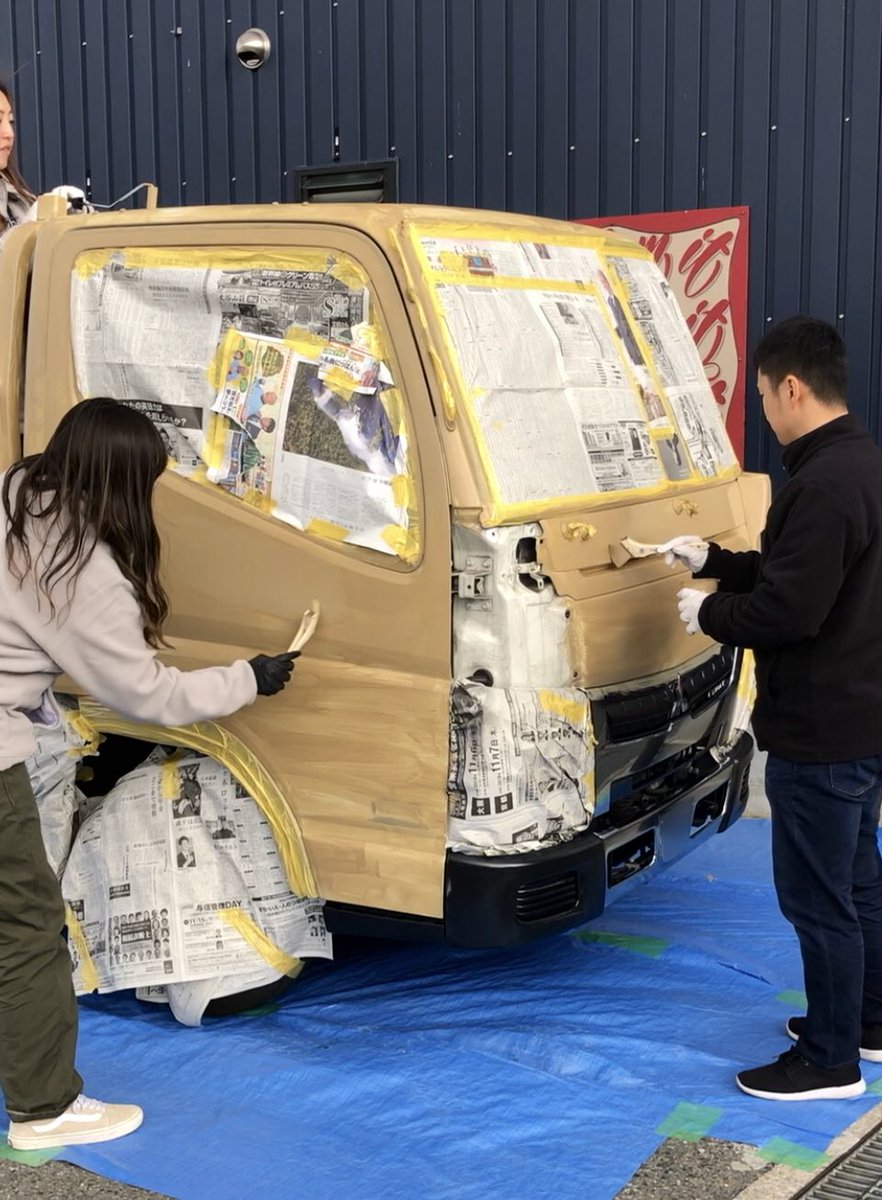 株式会社友安製作所 公式 友安製作所 の水性車用塗料 ディッピンペイント リネンベージュ を 刷毛やローラーにつけて 全体に塗り塗り た のし い あれ なんと 迷彩柄 になってるや ん っていうところで 日が暮れたので 株式会社友安製作所 公式 友安製作所 の水性車用塗料 ディッピンペイント リネンベージュ を 刷毛やローラーにつけて 全体に塗り塗り た のし い あれ なんと 迷彩柄 になってるや ん っていうところで 日が暮れたので