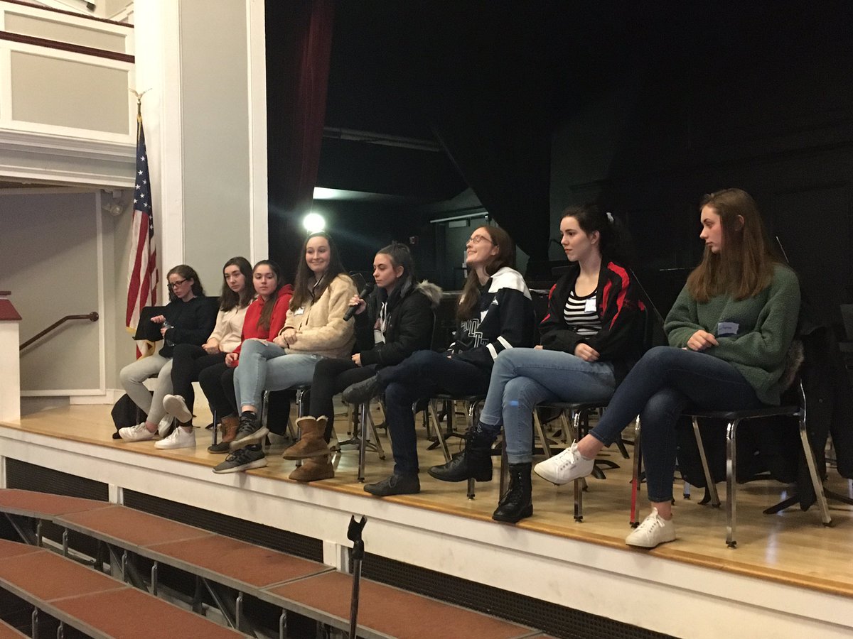 WSParkerMS's tweet image. RMHS students talk to #wsparker 7th grade about social media and phone use! Promoting good habits!