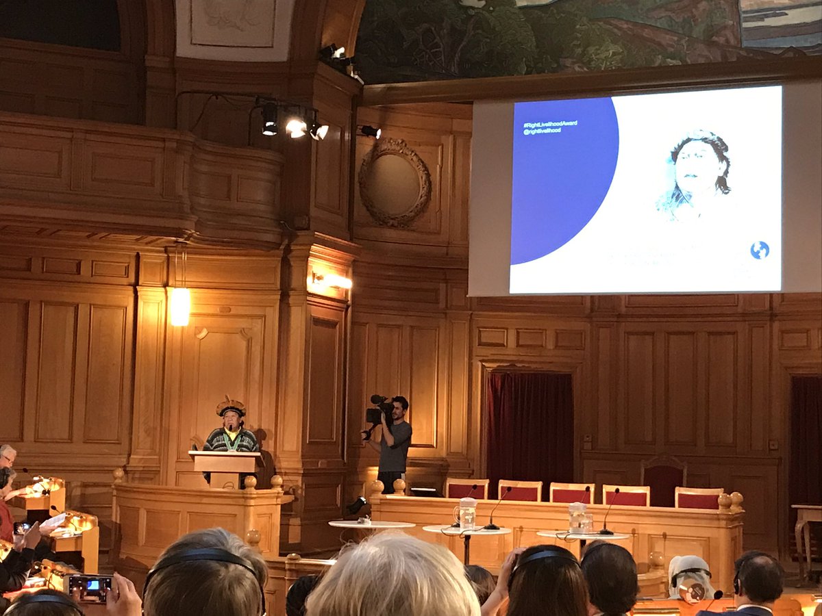 asabeckius's tweet photo. Right Livelihood -pristagare Davi Kopenawa från Brasilien Sveriges riksdag. Viktigt att ursprungsbefolkningens kamp för sina rättigheter, för Amazonas och klimatet uppmärksammas.  #Agenda2030 #ClimateAction #devpol #GlobalGoals #humanrights #utvpol @rightlivelihood https://t.co/jV6hvkgemt