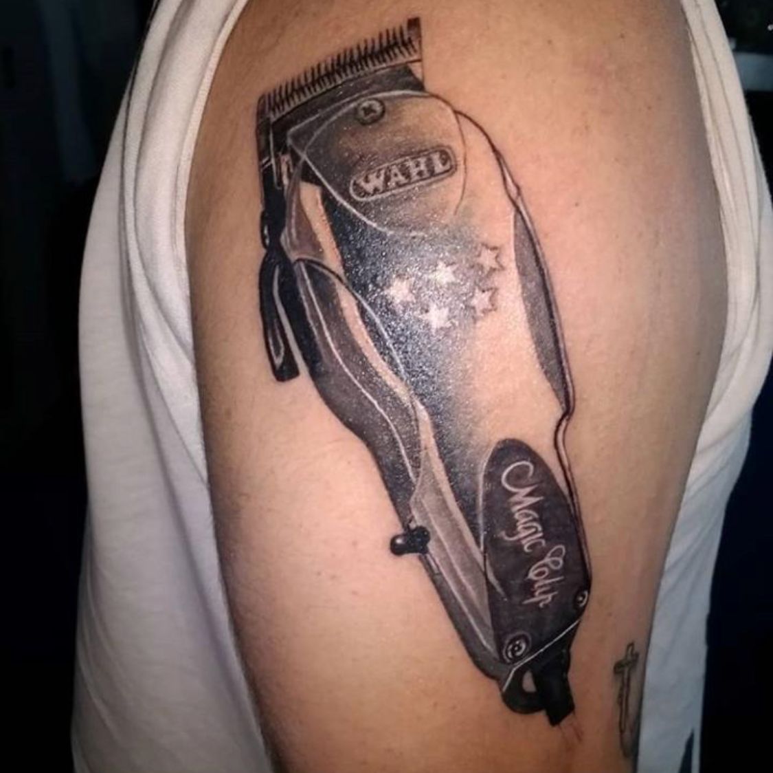 Happy #Tattosday! Kick this day off on the right foot with this awesome 5  Star Magic Clip tattoo on @naiky_c, image size:1125x1124