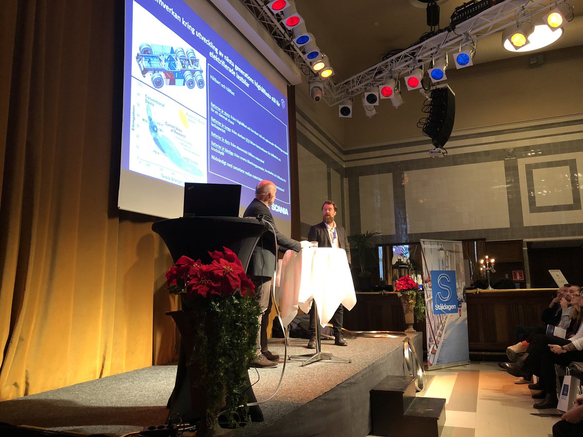 <a href="/Cortus_WoodRoll/">Cortus Energy</a> och <a href="/ScaniaSverige/">Scania Sverige</a> är på plats, Rolf och Henrik vittnar om vikten av #samverkan med #svenskstålindustri för utvecklingen av biobränsle och lättare fordon, samtalet händer på #ståldagen #hållbarhet <a href="/SSAB_AB/">SSAB</a> <a href="/HoganasAB/">Hoganas</a>