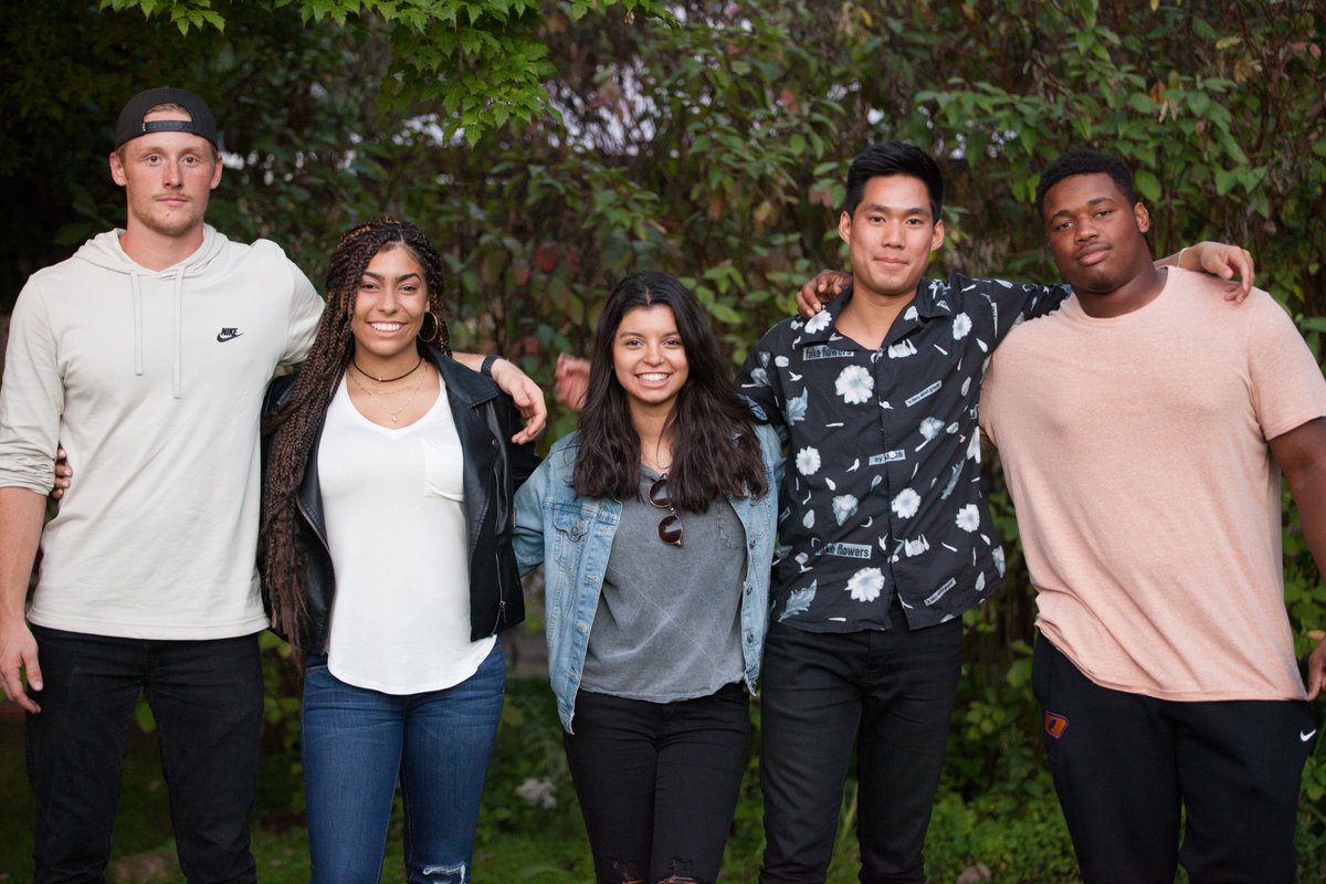 GenDistinct's tweet image. Today, on #GivingTuesday, we invite you to link arms with Generation Distinct.

With your generosity, we will be able to see even more young leaders unleashed to fight for justice, bring about lasting change, spread the Gospel and truly change the world. 

dashboard.atpay.com/giving_portal/…