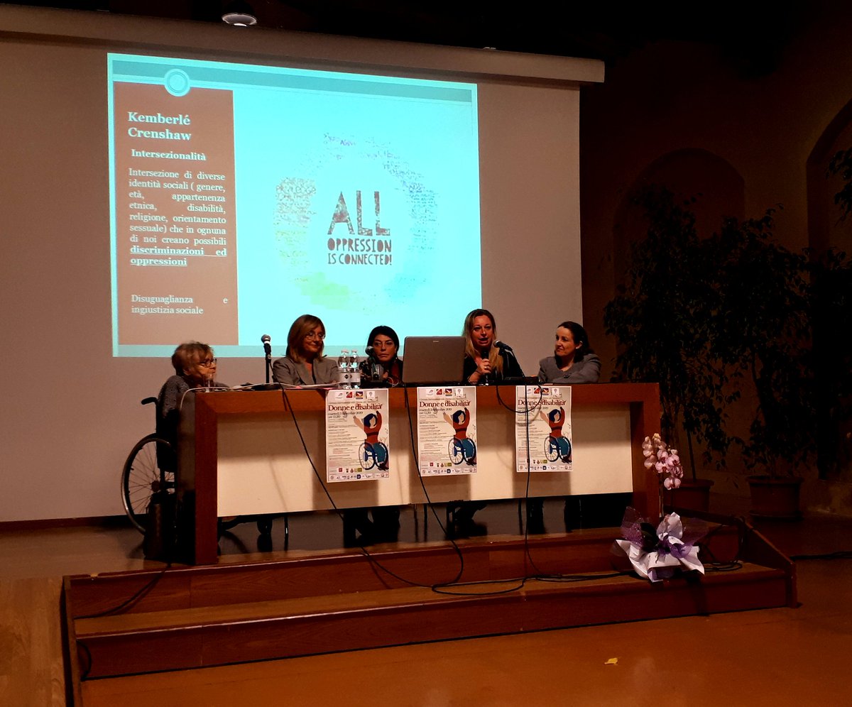 Casa_donna_Pisa's tweet photo. Le donne che hanno vissuto un'esperienza di violenza non sono vittime ma sopravvissute! Così la nostra @cescapidu introduce il tema della violenza al convegno su donne e #disabilità. https://t.co/D84PLSMh7j