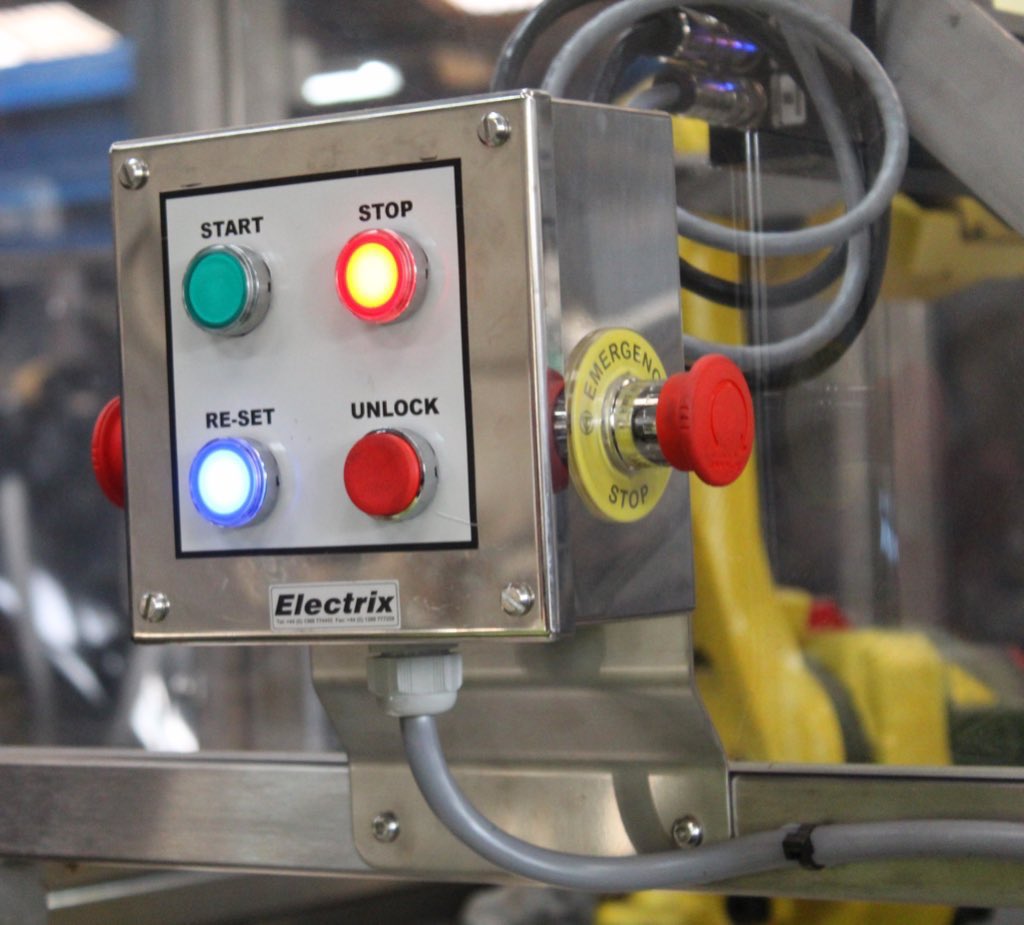 ExtractaCore's tweet image. Take a chunk out of your food safety plan &amp;amp; keep the nasties away. Visit our website to find out more🥬🥬🥦 #criticalcontrolpoint #roboticengineering #lettuce #foodsafety #fanuc #readytoeat #extractacore