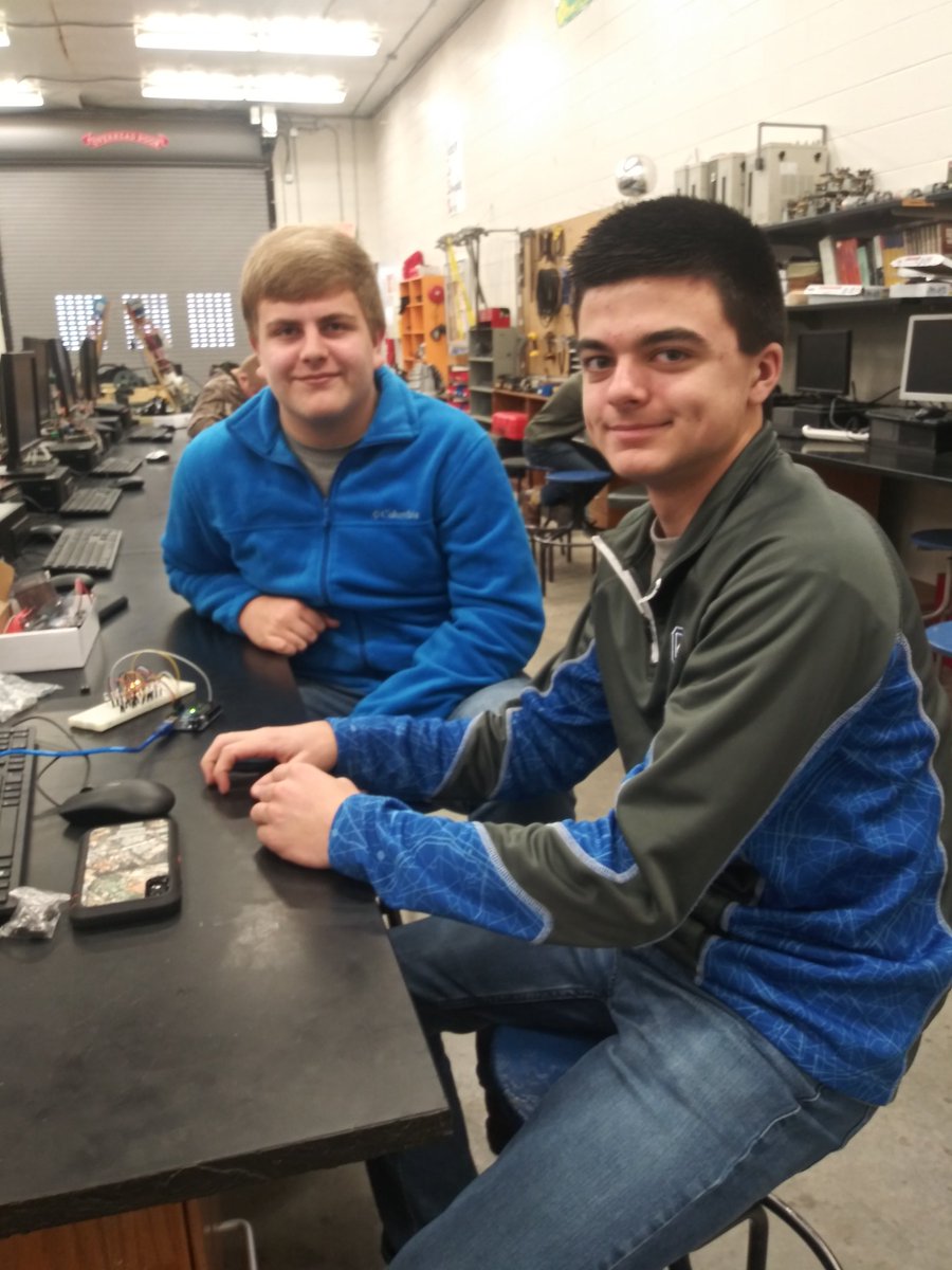 JB_electrician's tweet photo. Dane &amp; Ben building a arduino project. https://t.co/1NbFj4AqZL