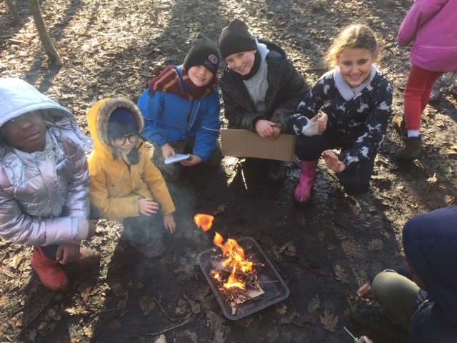 HPA_Philip_Lane's tweet image. Yr4 building a fire!!!🔥Woow! @HarrisFed #HPAPL #HPAPLTrips