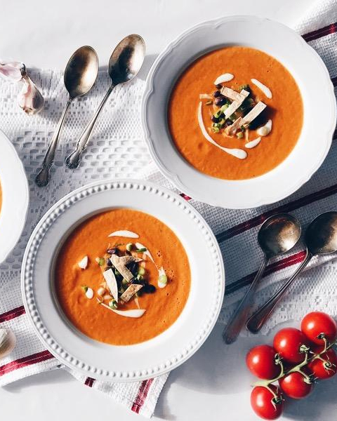 🥣Ces temps-ci on a envie de bonnes soupes-repas parfaites pour se réchauffer, comme celle-ci à la tomate et garnies de tortillas grillées 😋
La recette est sur fraichementpresse.ca -
-
-
#Fraichementpresse #souperepas #soupealatomate #mtlfood #foodblog bit.ly/2rTiMks