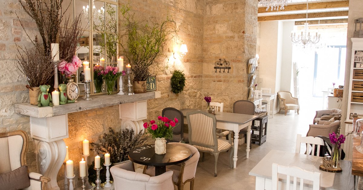 Lunch in a garden restaurant in Budapest