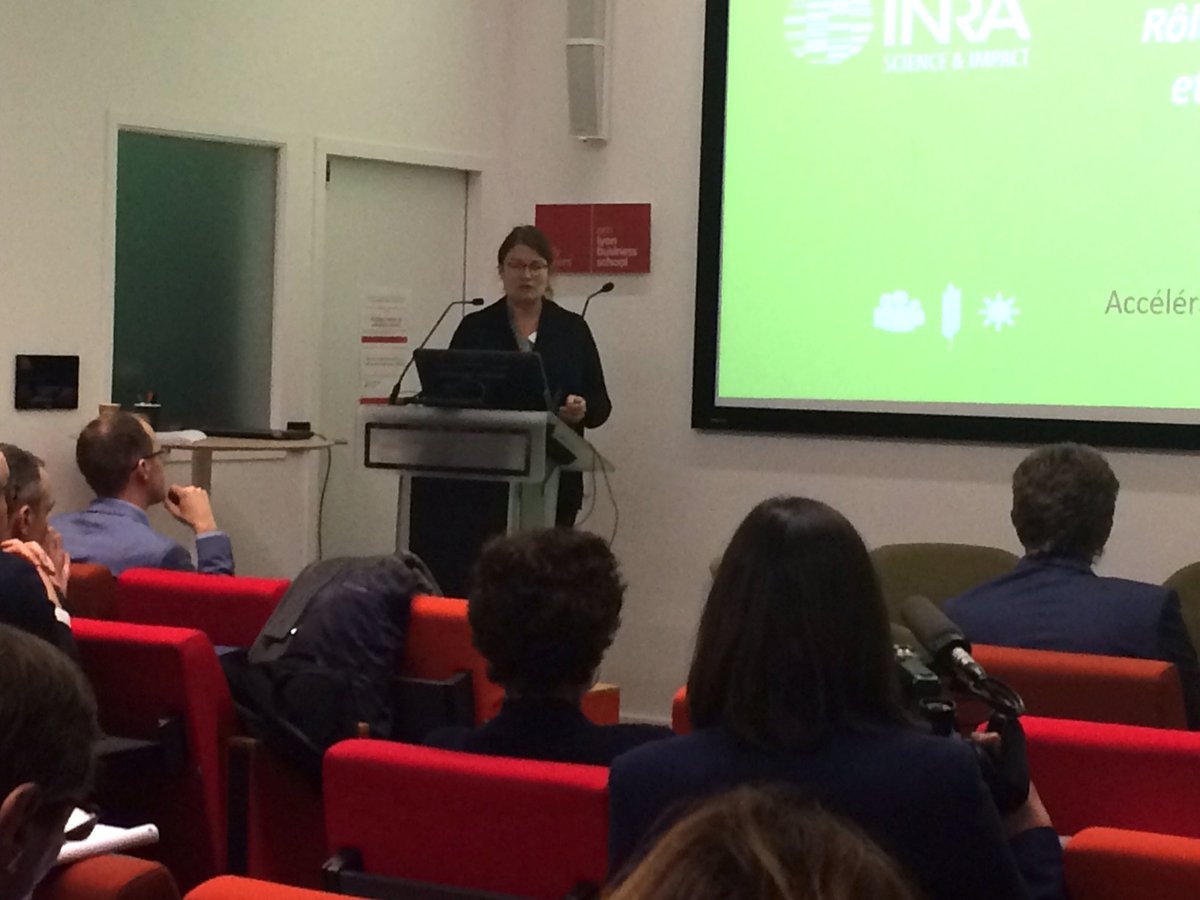 Agreenium (@agreenium) on Twitter photo Stéphane Turolla, Karine Latouche, enseignants chercheurs à @agrocampusouest rattachés  à  <a href="/SmartLereco/">Smart-Lereco</a>  @Inra_France, spécialistes du commerce international présentent les résultats de leur recherche à la promotion chefs d'entreprise #accélérateur IAA <a href="/Bpifrance/">Bpifrance</a> @Min_Agriculture Stéphane Turolla, Karine Latouche, enseignants chercheurs à @agrocampusouest rattachés  à  <a href="/SmartLereco/">Smart-Lereco</a>  @Inra_France, spécialistes du commerce international présentent les résultats de leur recherche à la promotion chefs d'entreprise #accélérateur IAA <a href="/Bpifrance/">Bpifrance</a> @Min_Agriculture