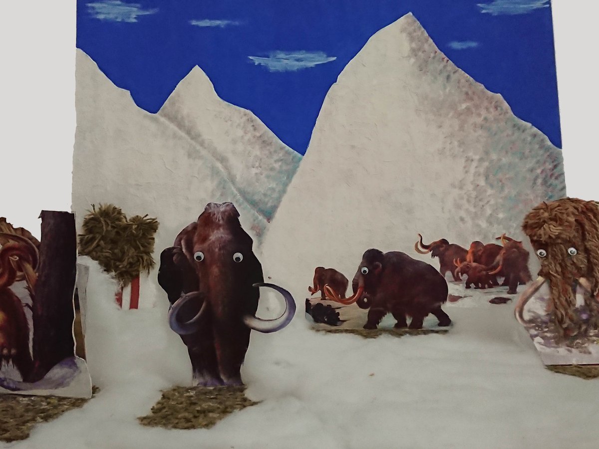 carboniamusei's tweet photo. #Helmut il #mammut lanoso è tornato, e non da solo!
Copritevi bene, perché quest'anno vi porteremo nell'#EraGlaciale! 🥶❄️
#Laboratori #ServiziEducativi #HandMade #Carbonia #SiMuC #MuseoPAS #PopUp https://t.co/RSqDzq3n1D