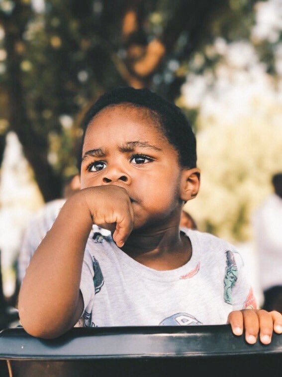 bryte_bell's tweet photo. .....nti like joke like joke 2019 dey end way pocket dry, projects n new yr resolution still on paper n looking far away from reality🤔 or I'm de only one way no dey see top? Any rescue 4de perishing? #RescueMission #2019Resolutions #Rescue2019Resolutions https://t.co/e3JbUoRYY4