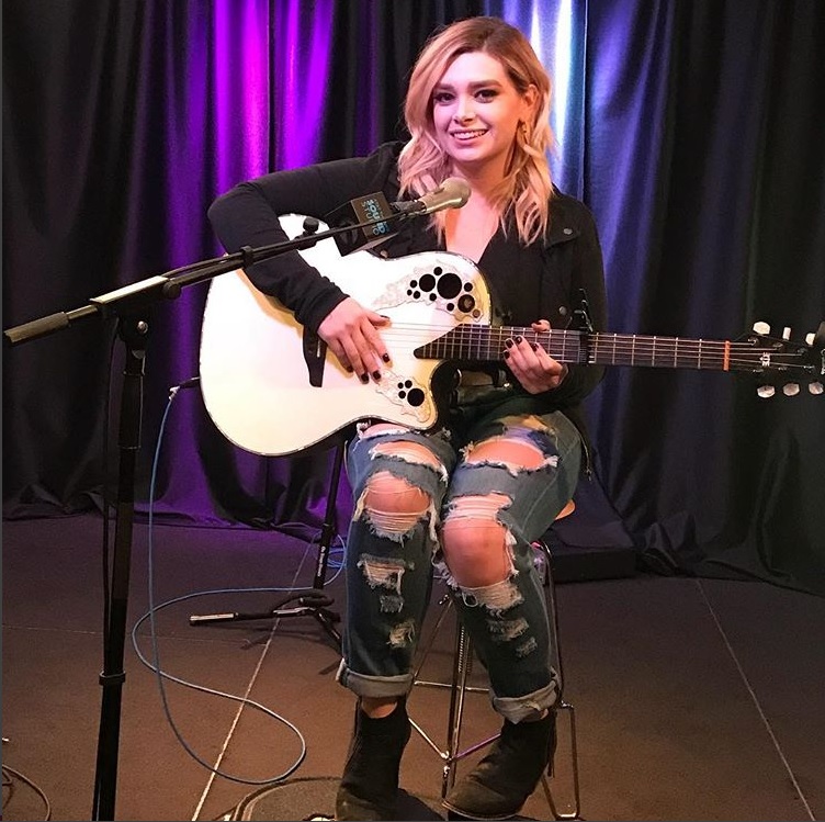 Radio1045Johnny's tweet image. #Philly area bands are taking over your radio this December! Listen for @JuneDivided @MelissaMenago covering @Lorde before 9! #1045HomeForTheHolidays