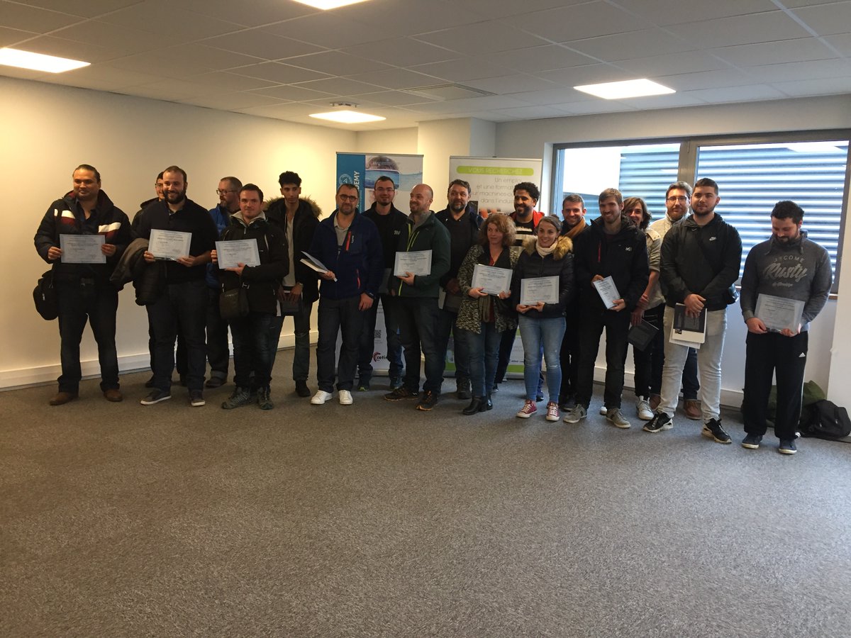 alpege74's tweet photo. Alpège Horizon a remis à 22 salariés leur CQPM en présence des tuteurs des entreprises et de ses partenaires #cetim #csm #adefim #poleemploi #formation #alternance #cqpm #décolletage #cluses #valléedelarve #emploi https://t.co/1QSx2hr8Xa