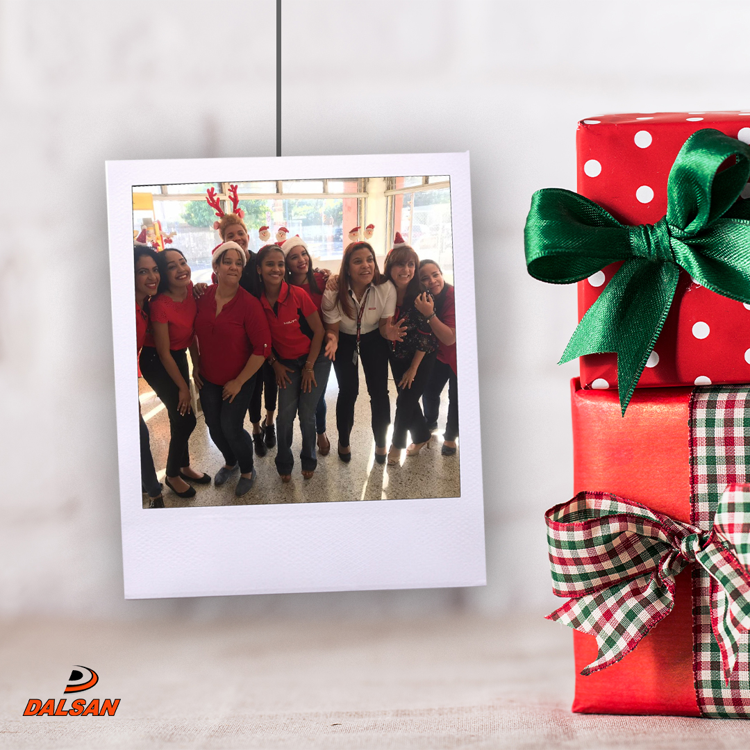 dalsanrd's tweet photo. El dia de ayer recibimos con regocijo el mes oficial de la Navidad, compartimos en familia y celebramos esta maravillosa época. Nuestra gran familia les desea que estas navidades sean de paz, amor y alegría para todos. Feliz Navidad y próspero 2020!!
#navidaddalsan  #felicidades https://t.co/kldra0wzOz