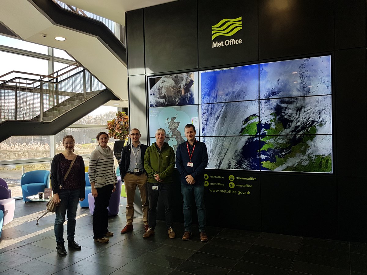 MetOffice_Sci's tweet image. Great to have @MarceloZeri visiting the @MetOffice today from @Cemadan!
#CSSPbrazil @NewtonFund @KarinaEWilliams @taylor_inika @PeteFalloon @danaronK  @MetOfficeww