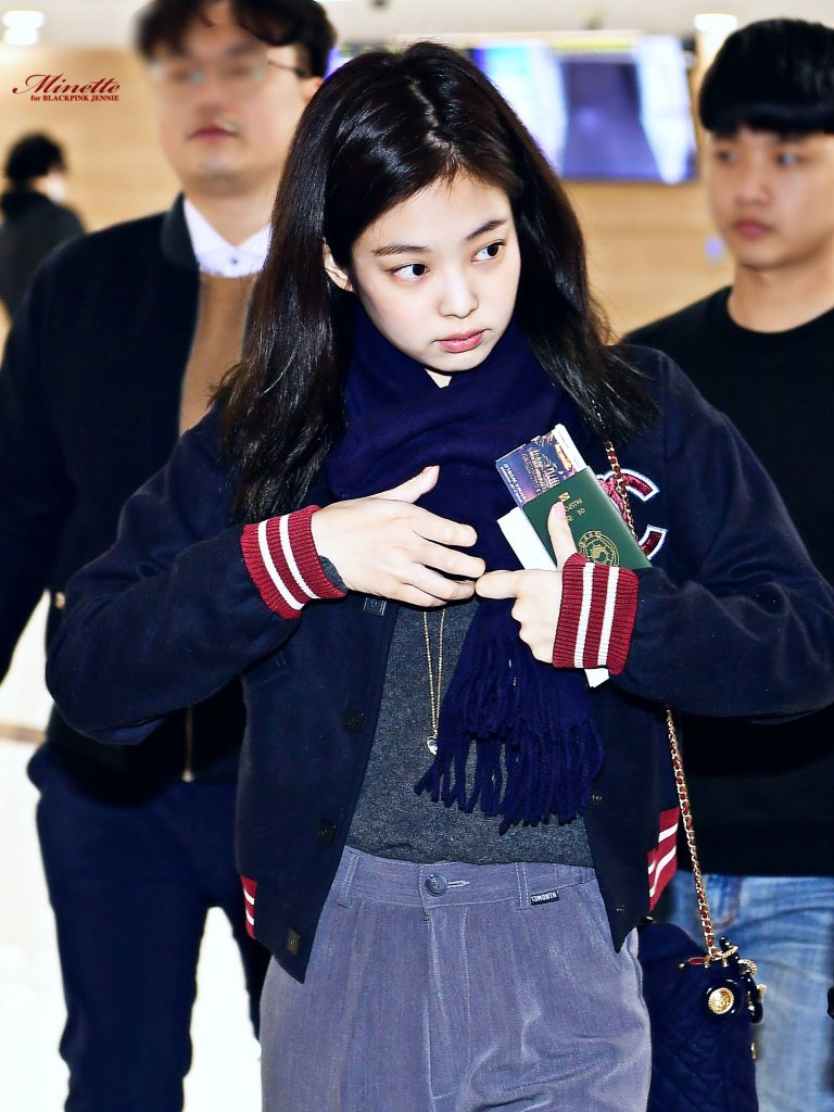 Prep school Jennie or University girl Jennie hehe coming home for a break from her school abroad 

#MGMAVOTE #blackpink @ygofficialblink