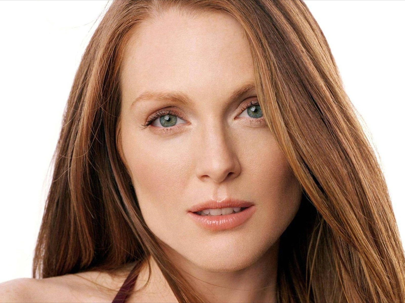 Happy Birthday, Julianne Moore! Born 3 December 1960 in Fort Bragg, North Carolina 