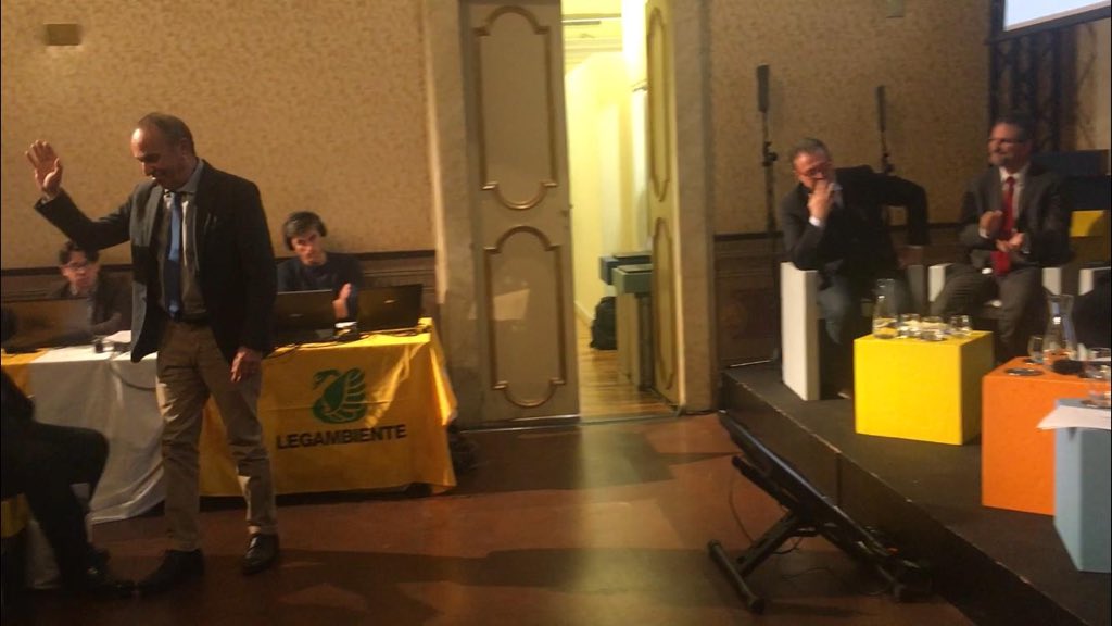 Francesco Ferrante (@franferrante) on Twitter photo Momento #pimby (please in my backyard) al #Forum <a href="/QualEnergia/">Forum QualEnergia</a> di <a href="/Legambiente/">Legambiente</a> <a href="/Kyoto_Club/">Kyoto Club</a> e <a href="/Lanuovaecologia/">La Nuova Ecologia</a>: grande applauso al Sindaco di Abbadia S. Salvatore che vuole ospitare un impianto geotermico a ciclo chiuso...contro comitati e sindaci che circondano il suo Comune Momento #pimby (please in my backyard) al #Forum <a href="/QualEnergia/">Forum QualEnergia</a> di <a href="/Legambiente/">Legambiente</a> <a href="/Kyoto_Club/">Kyoto Club</a> e <a href="/Lanuovaecologia/">La Nuova Ecologia</a>: grande applauso al Sindaco di Abbadia S. Salvatore che vuole ospitare un impianto geotermico a ciclo chiuso...contro comitati e sindaci che circondano il suo Comune