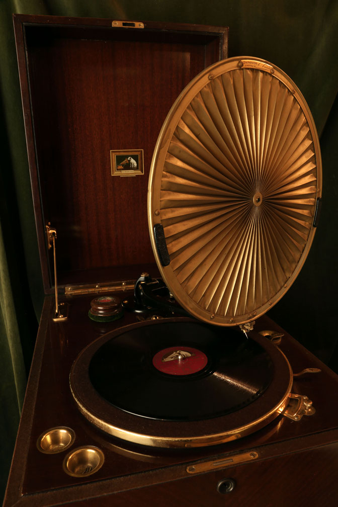 ALJenkorenko's tweet photo. NEW GRAMOPHONE SERIES GETTING FRAMED UP !
Homage to Thomas Edison and the begginning of recorded sound. https://t.co/dyAHNTAw4i