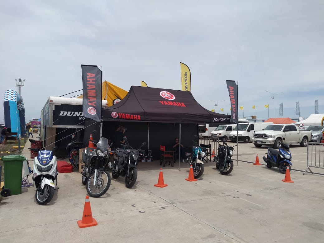 YamahaMotorArg's tweet photo. Nuestro stand junto al concesionario oficial Motor 2 en la definición del Super Bike Argentino en San Nicolás. ¡Gracias a todos por acercarse y vivir con nosotros un fin de semana increíble!
.
.
#yamaha #sbk #sbkargentino #motor2 https://t.co/nprQjkbEq2
