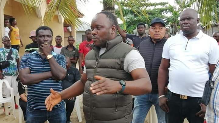 DavidNycn's tweet photo. #BelemaoilMillenniumProjects

Belemaoil gives Ex-gratia to Over 85 Riverine dwellers at RobertKiri in Kula Community, Akuku Toru Local Government Area of Rivers State to enable them relocate the area and give way for the Kickstart the Belemaoil Industrial Island Projects https://t.co/yKPT06vpIL