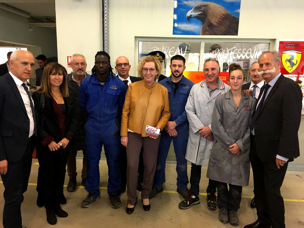 mondedartisans's tweet image. "Les chiffres de l'#apprentissage sont une bonne surprise, cela signifie que ça répond du côté des jeunes !" Retour sur la visite de la ministre du Travail à l'Université des métiers des Pyrénées-Atlantiques @udm64 bit.ly/2r02qXa