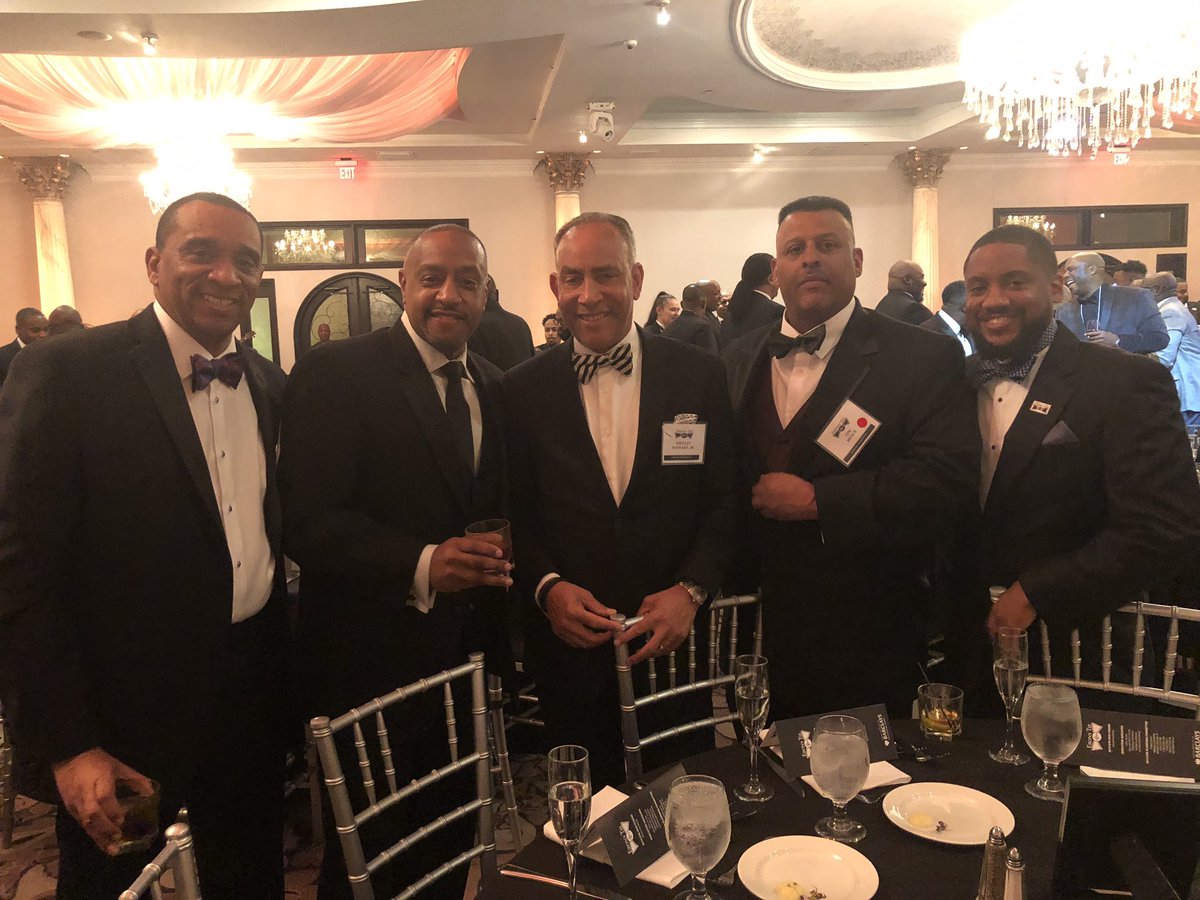 TonyEdw87351401's tweet photo. DuPont well represented at this year’s Ebony Tie Affair in Wilmington, Delaware. Had an opportunity to network with students from Delaware State University and Lincoln University. https://t.co/tqbIuRuRQp