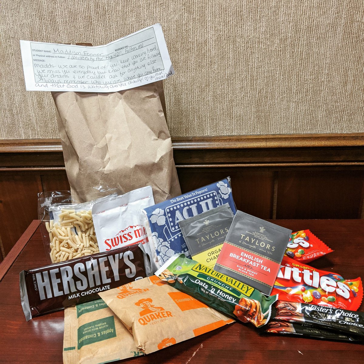 WilliamWoodsU's tweet image. Enjoy your finals sacks this week! The Student Alumni Council worked to put together both healthy and fun treats to keep you going strong through the last week of the semester. #finalsweek #endofthesemester #almostdone