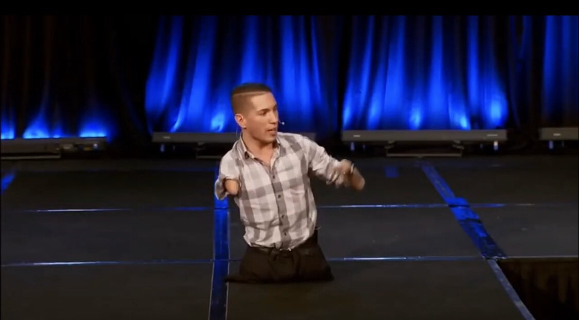 Brian_Colon's tweet photo. Isaac Sandoval has a MASSIVE VISION and will have deep impact. Want to participate? https://t.co/LrJkDDdUtR me as I’m fortunate to have a couple of Comp tix as a guest speaker! #liftupNM #TheProcess2019 https://t.co/n4lbkFgNJF https://t.co/9suZQTvuMf