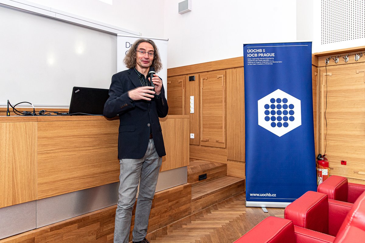 IOCBPrague's tweet photo. "As in the previous years, we heard beautiful presentations by five super-bright young researchers who will be shaping modern areas of chemistry in the years to come," says Pavel Jungwirth from #IOCBPrague, host of the #DCA2019. https://t.co/8s3Jk4px58