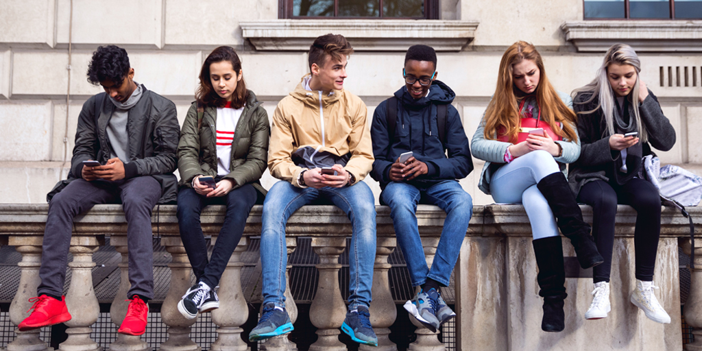 Happy #GivingTuesday! | In 2018, Kids Help Phone supported young people 1.6 million times. A donation means you're helping ensure that all young people in Canada can access our trusted services in any moment of crisis or need. To donate: bit.ly/donatekhp