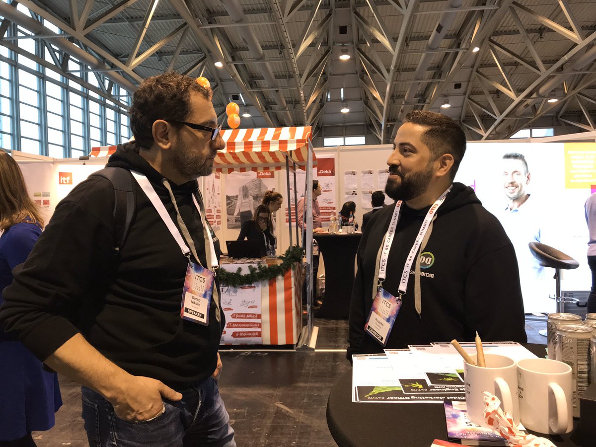 savedroidHQ's tweet photo. savedroid team at #itcs conference in Frankfurt 🤩

Join our team! Check out our career page here: https://t.co/Hvblp9HNVt

#teamsavedroid #insidesavedroid #Hiring https://t.co/FDK9n5OtX4