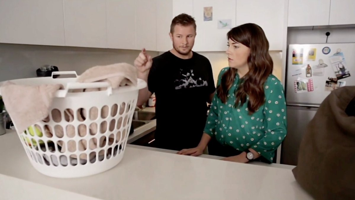 DryCleanNow's tweet image. This is too funny. For the sake of your loving relationships, download our app and let us do the magic of laundry ✨ 
Wait.... so laundry doesn't magically do itself? 
bit.ly/33wlFVr
#laundry #relationships #livingtogether #theresanappforthat