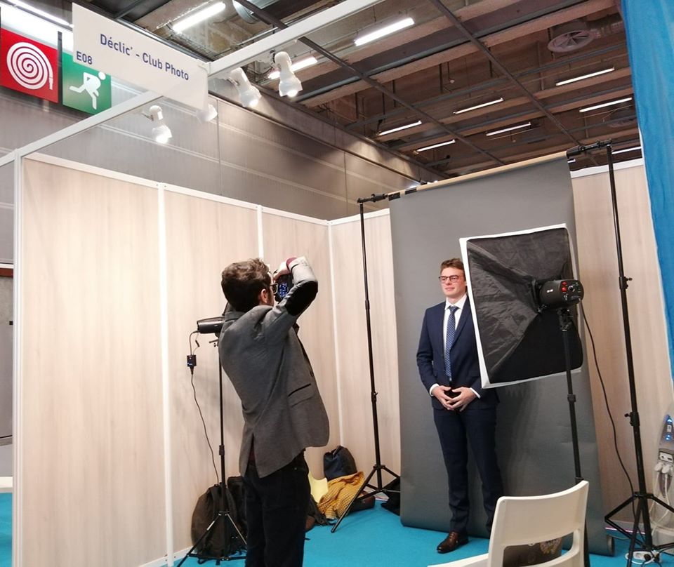 ForumCornerTech's tweet image. Rendez-vous au stand Déclic pour prendre votre photo professionnelle ! 
#forumdestélécoms #parisexpo #forumderecrutement #photoCV
