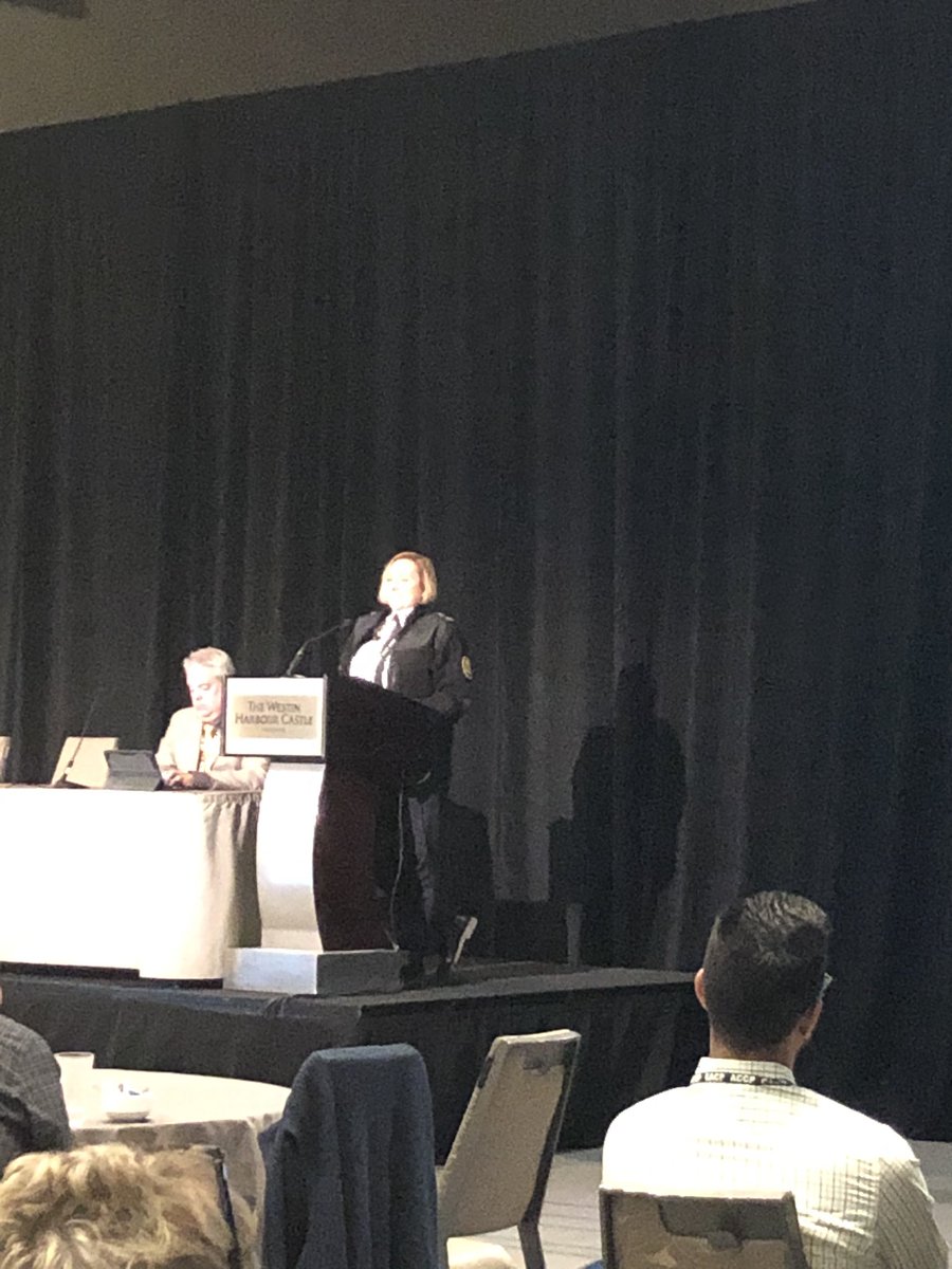 poliwatchr's tweet photo. #CITIG13 Keynote @TorontoPolice Deputy Chief @ShawnaCoxon - the 9-1-1 view from Canada’s largest city https://t.co/oDZSQHUCEr