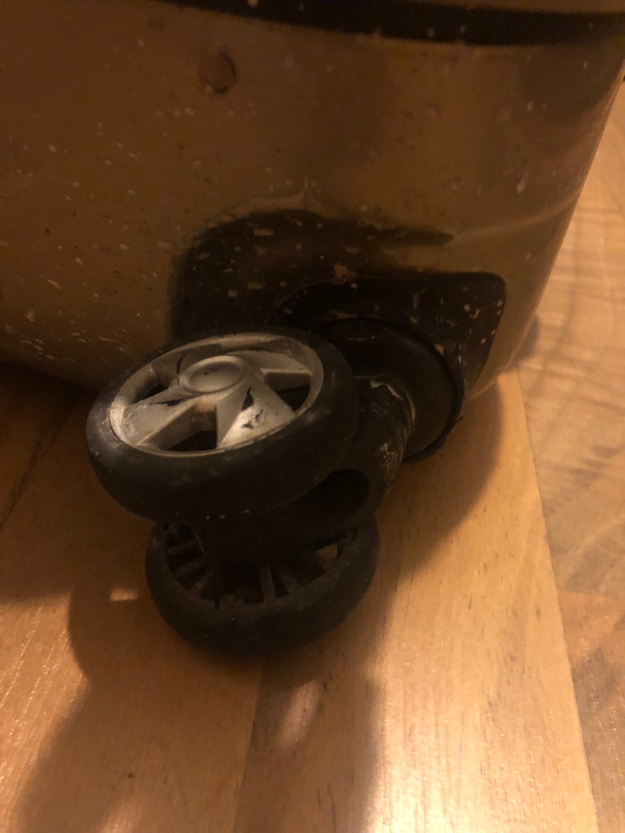 Hello <a href="/AerLingus/">Aer Lingus</a>,after arriving back on Sunday evening from Lisbon flight my bag was given back to me, smashed up (see attached). When flying to london today, the Dublin staff told me to talk to the London staff and the London staff told me to contact you here. So here we are.