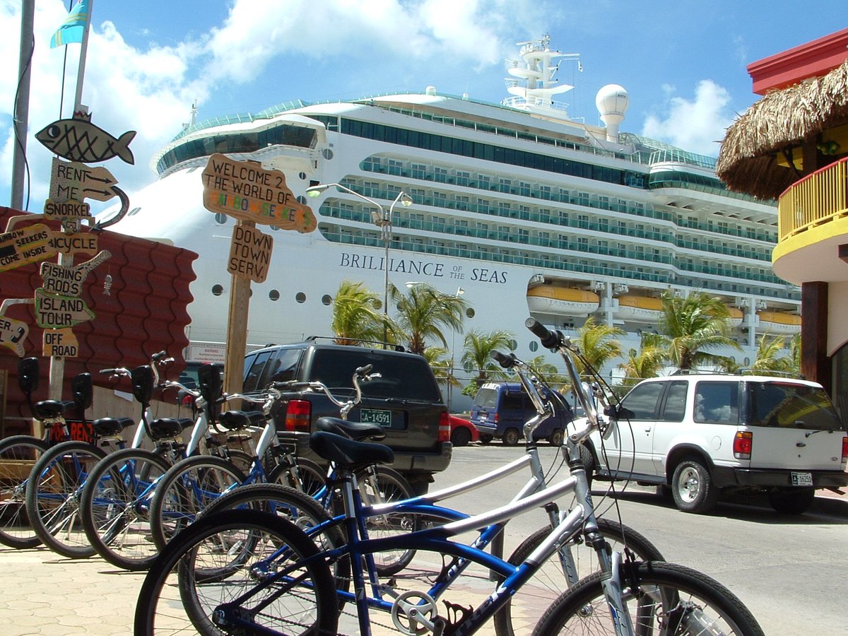 PHOTO: downtown Aruba