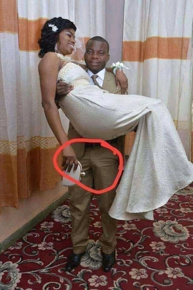 nmesority's tweet photo. Is this what @iam_Davido meant by "we rise by lifting others "? 🙄👀 👀
#DavidoinJos
#DavidoDidnotCum
#davidoappreciationday https://t.co/OsZnvhirAO