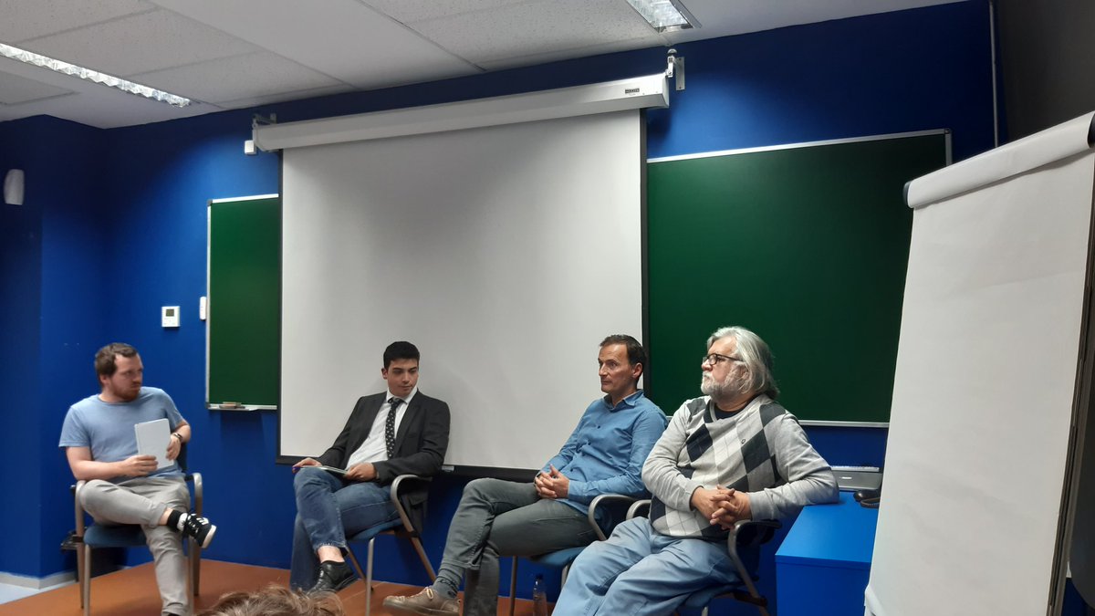 mvanderwaals's tweet photo. Enjoying the ICONS debate on Quantum Supremacy and the latest results by Google and IBM at @ICFOnians 🤓 https://t.co/d8BK1C0mxH